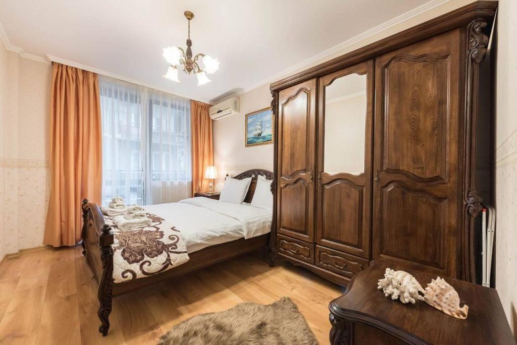 Vazov Residence , Two Bedroom Top Centre Apartment Varna Esterno foto