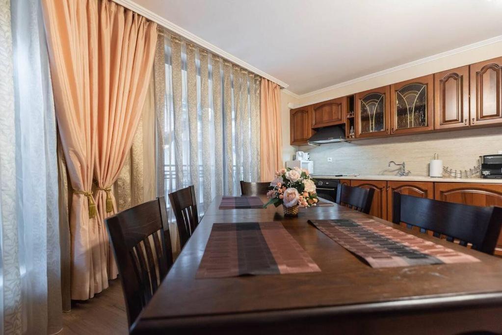 Vazov Residence , Two Bedroom Top Centre Apartment Varna Esterno foto