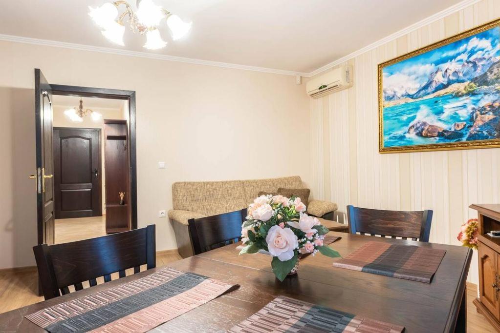 Vazov Residence , Two Bedroom Top Centre Apartment Varna Esterno foto