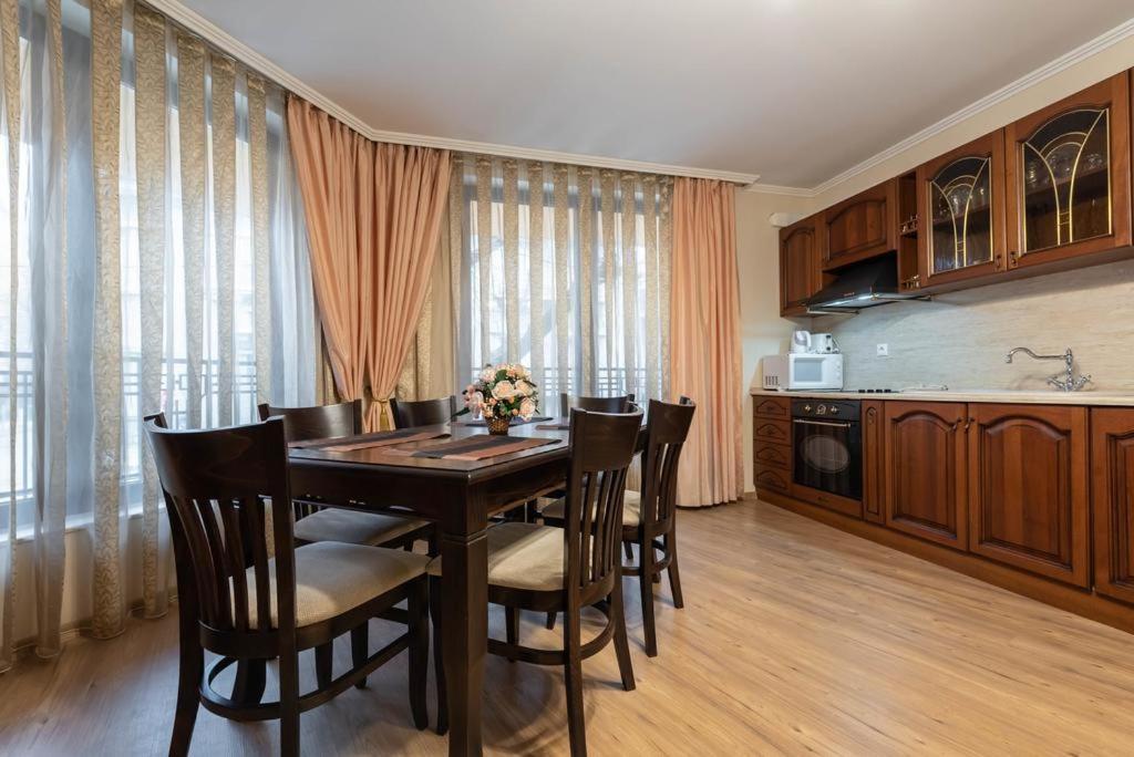 Vazov Residence , Two Bedroom Top Centre Apartment Varna Esterno foto